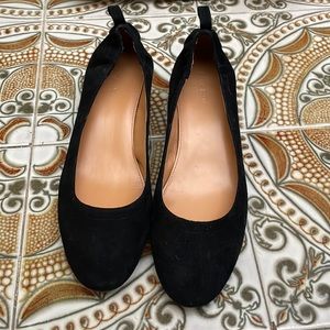 Like new black low heels J.Crew